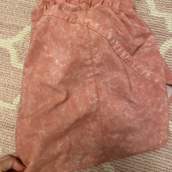 Lululemon short - Picture 3 of 6